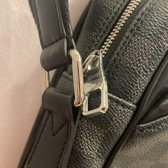 Louis Vuitton Damier Graphite crossbody - Picture 5 of 14